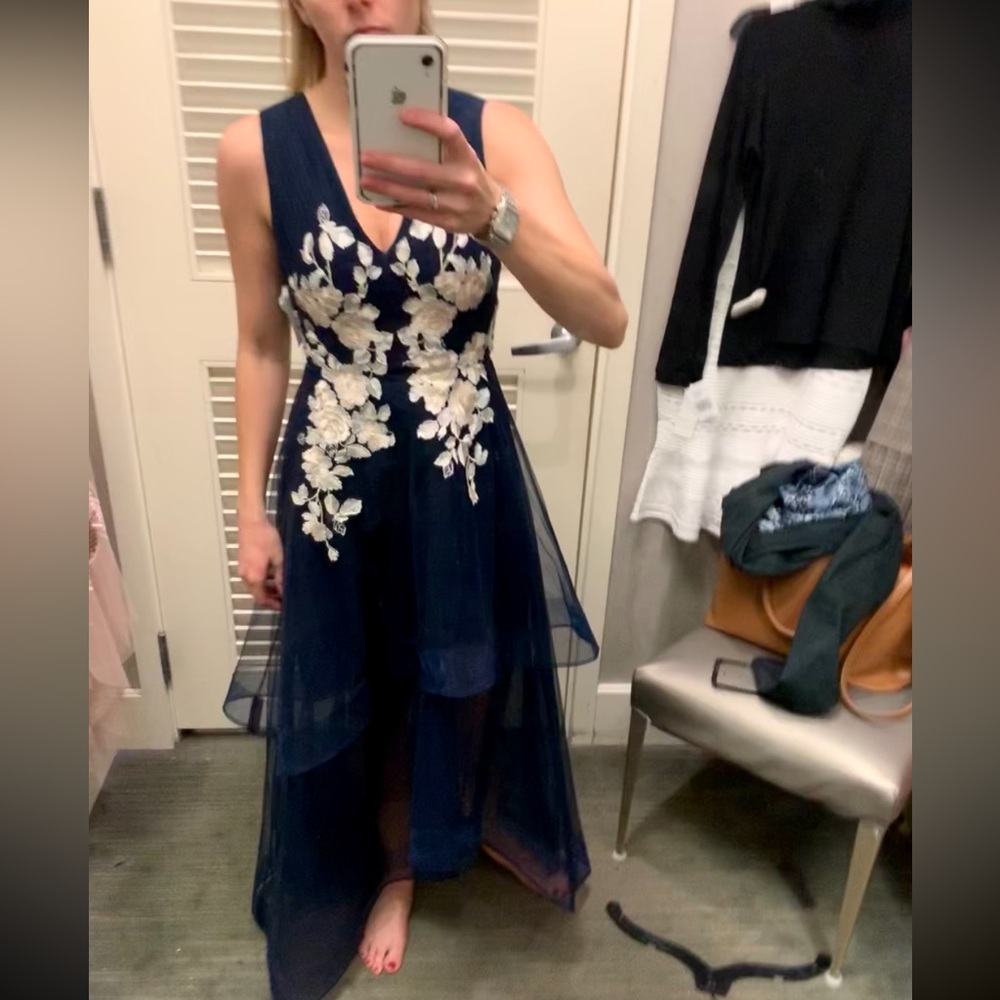 Gown - Picture 8 of 8